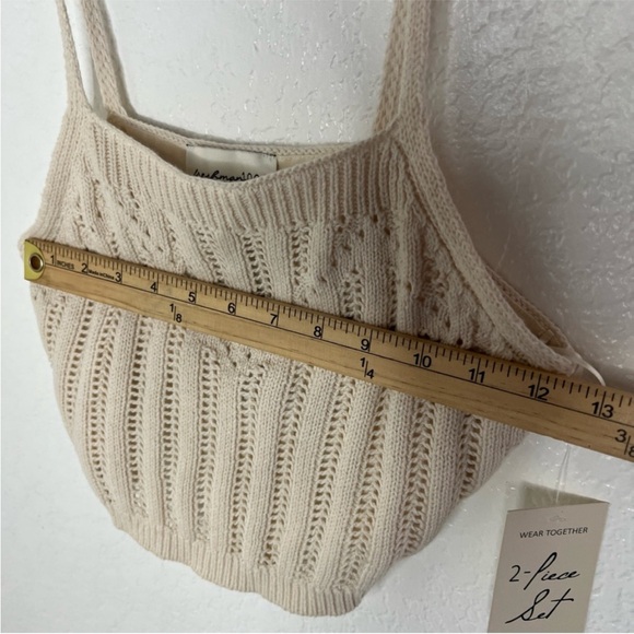 Elegant Cream Knit Skirt - Picture 8 of 12